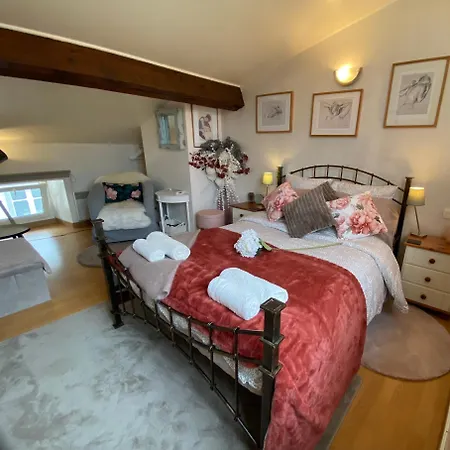 Number 1 Place Pyrene, 2 Bedroom Duplex, Luxury