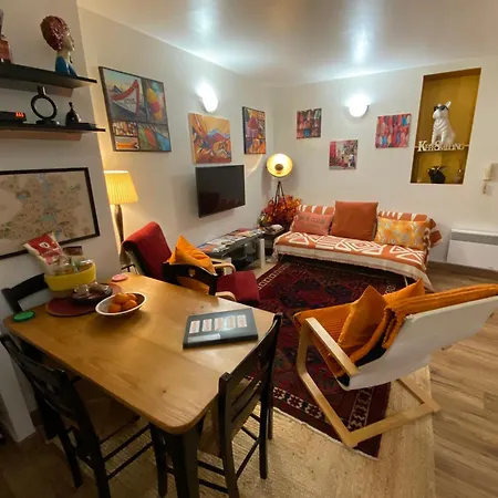 Number 1 Place Pyrene, 2 Bedroom Duplex, Luxury Apartment Foix