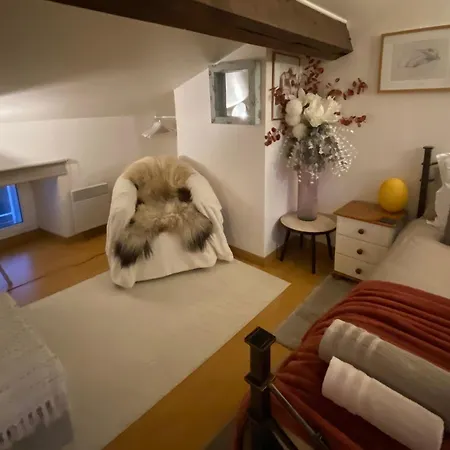 Number 1 Place Pyrene, 2 Bedroom Duplex, Luxury * Foix