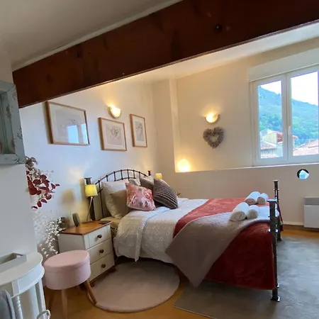 Appartamento Number 1 Place Pyrene, 2 Bedroom Duplex, Luxury Foix