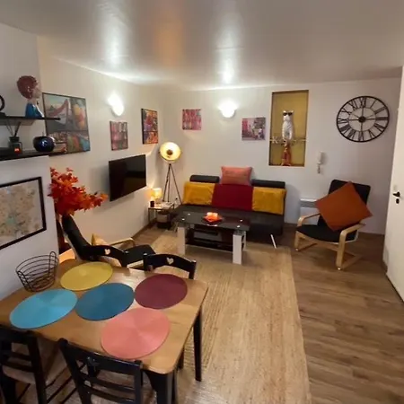 Number 1 Place Pyrene, 2 Bedroom Duplex, Luxury Appartement
