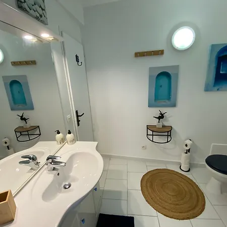 Lejlighed Number 1 Place Pyrene, 2 Bedroom Duplex, Luxury *