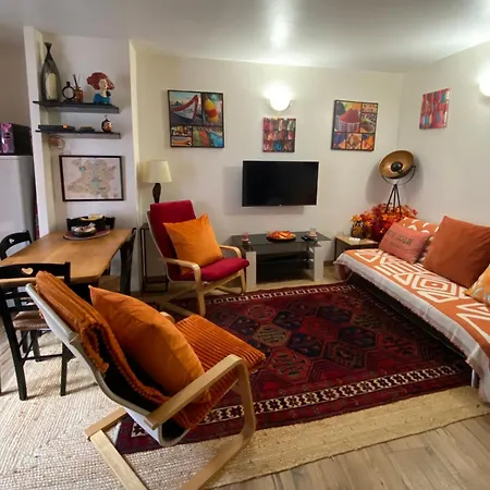 Number 1 Place Pyrene, 2 Bedroom Duplex, Luxury Foix