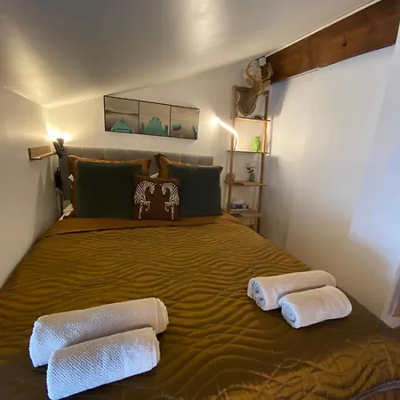 Number 1 Place Pyrene, 2 Bedroom Duplex, Luxury Lejlighed