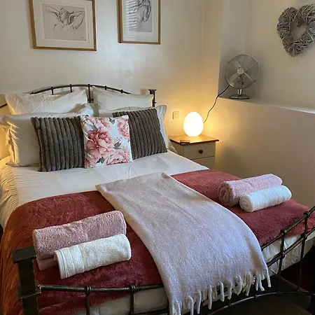 Number 1 Place Pyrene, 2 Bedroom Duplex, Luxury Appartement Foix