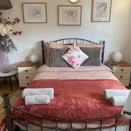 Number 1 Place Pyrene, 2 Bedroom Duplex, Luxury Appartement Foix