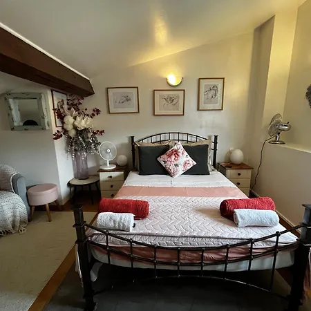 Number 1 Place Pyrene, 2 Bedroom Duplex, Luxury